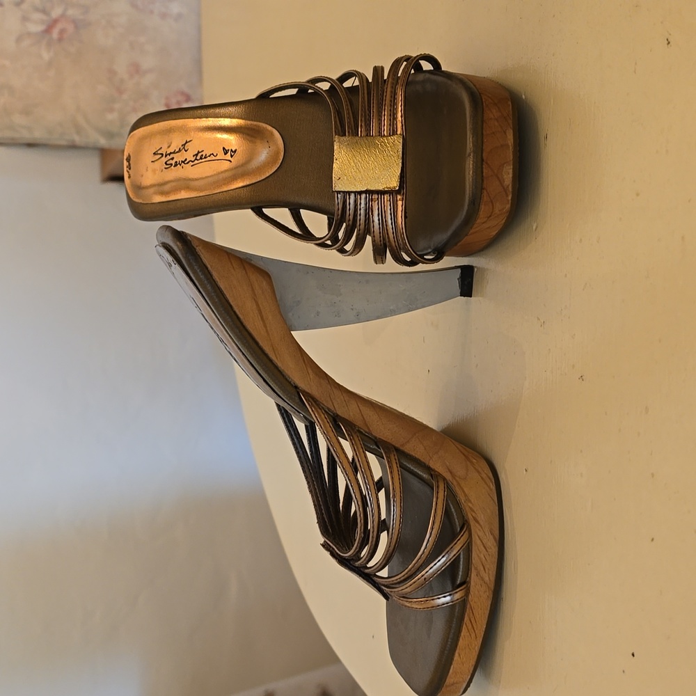 Slip on metallic heels sz 6.5